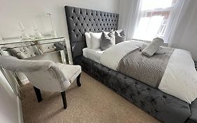 Comfortable For One Cozy For Two 5 Min From The Beach Small Room.